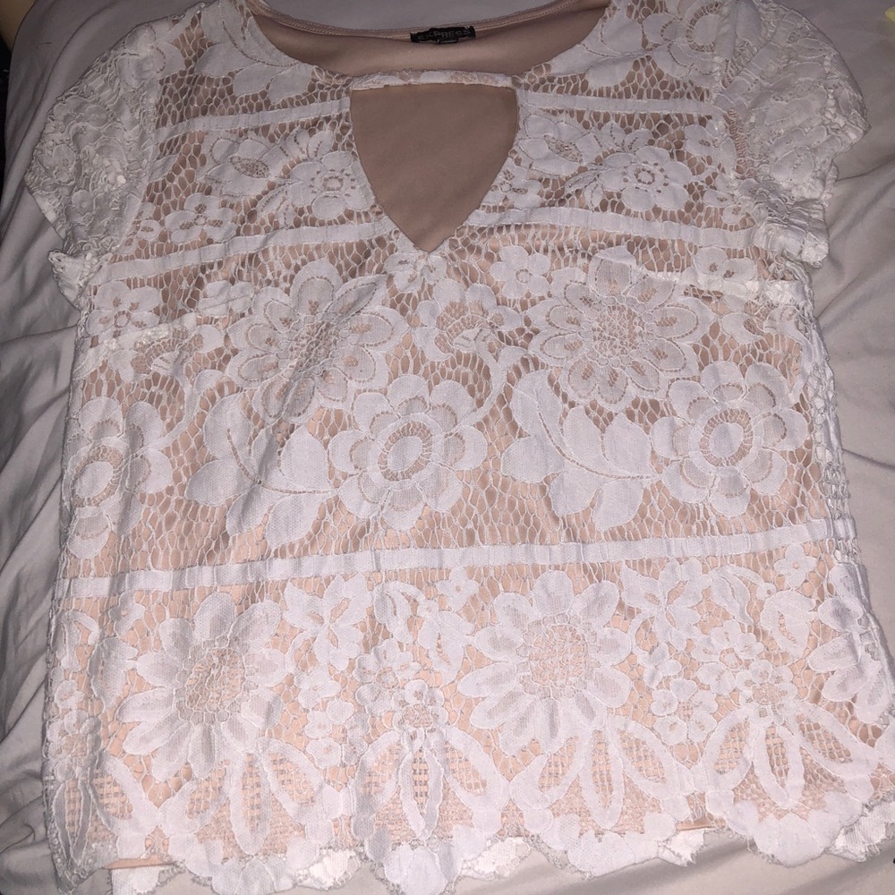 Express lace top with keyhole